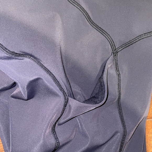 Lululemon Power thru high rise crop size 4 23” - Picture 4 of 6